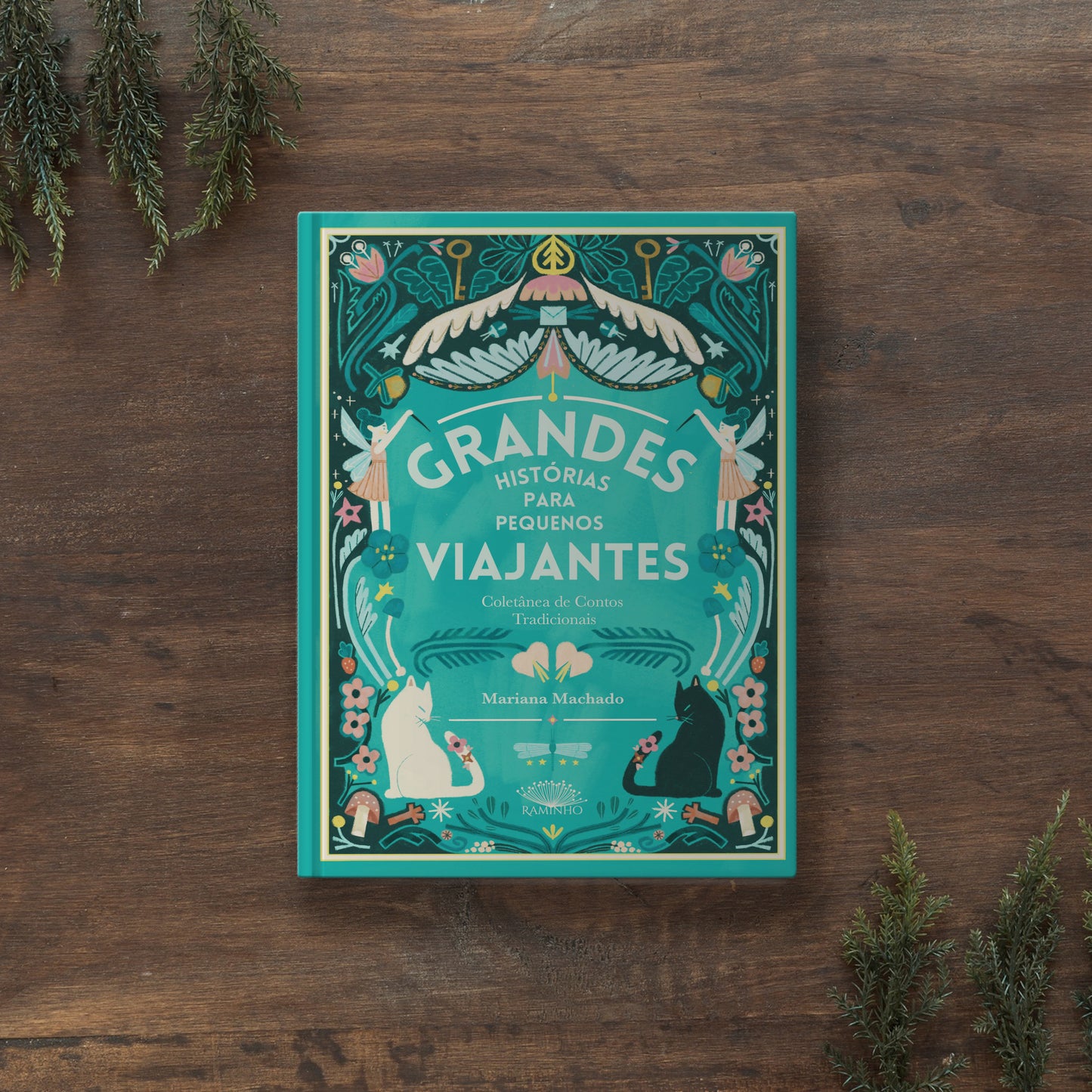 GRANDES HISTÓRIAS PARA PEQUENOS VIAJANTES Hardcover book